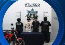Se recupera motocicleta robada y se detiene a dos hombres en Atlixco.