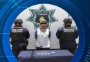 Ciudadanía y policía de Atlixco detienen a sujeto en posesión de sustancias ilícitas y arma hechiza.