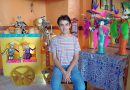 El artista plástico Héctor Milliani mantiene vivo el arte de la cartonería con exposición de catrinas y catrines